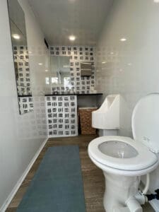 3 stall trailer interior