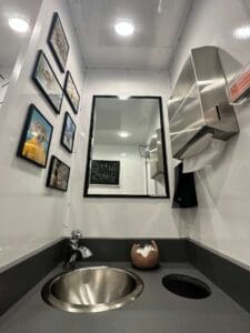 4 stall trailer interior