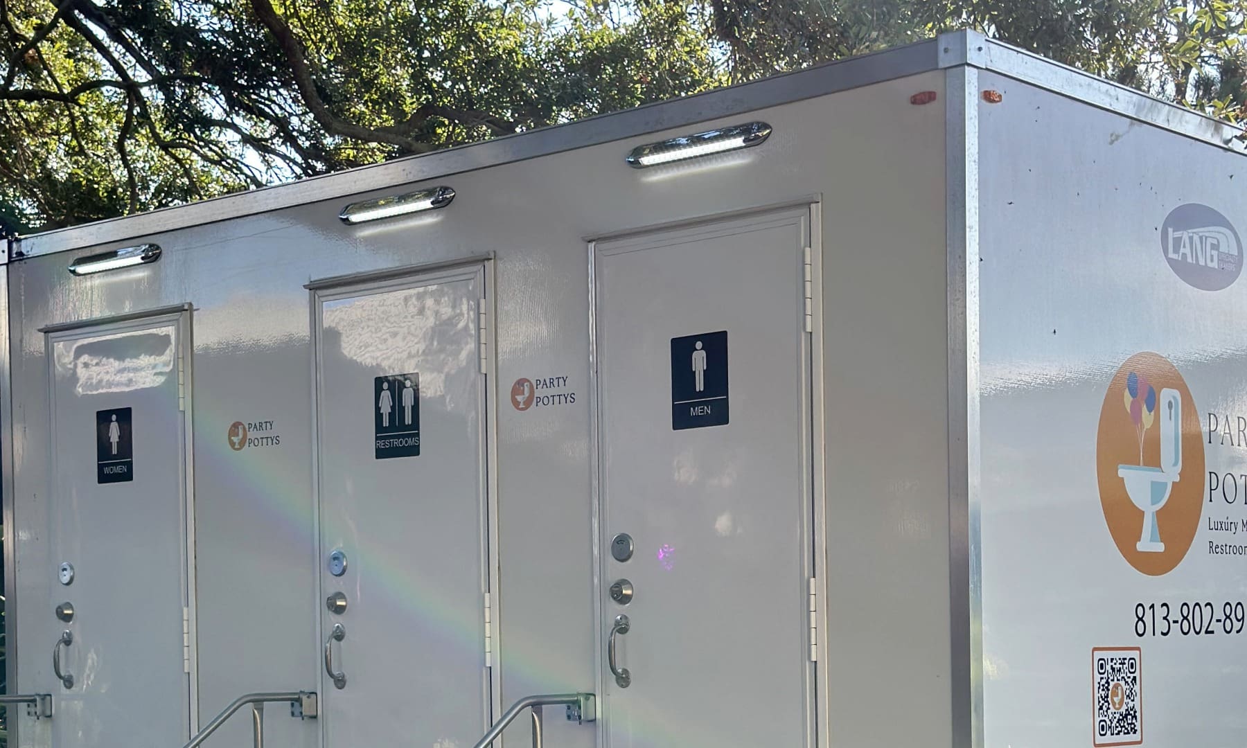luxury restroom trailer in lutz fl