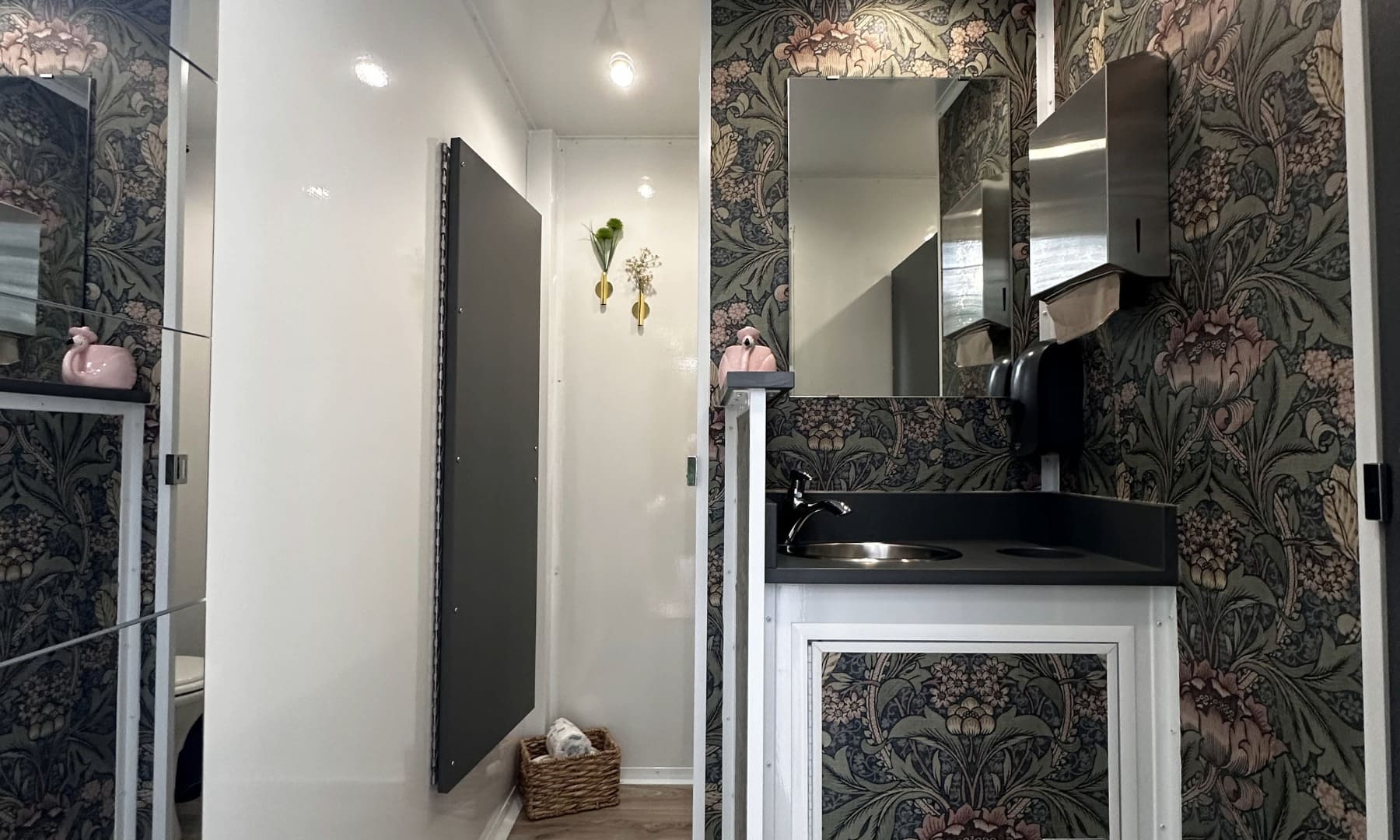 luxury restroom trailer in riverview fl